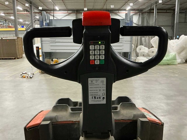 2016 toyota lpe200 elektrische palletwagen met platform - afbeelding 3 van  13