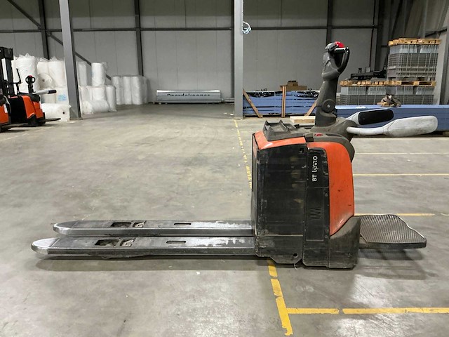 2016 toyota lpe200 elektrische palletwagen met platform - afbeelding 11 van  13