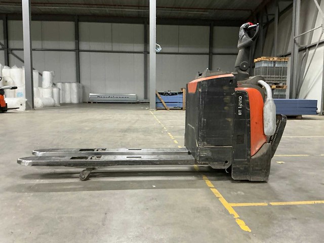 2016 toyota lpe200 elektrische palletwagen met platform - afbeelding 12 van  13