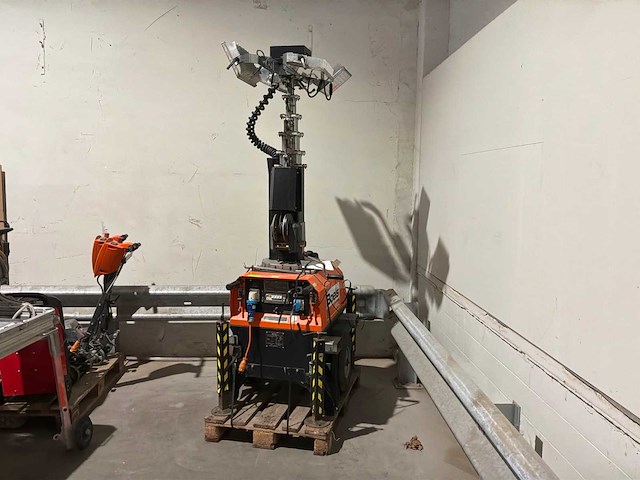 2016 trime x-chain stationaire lichtmast - afbeelding 1 van  12