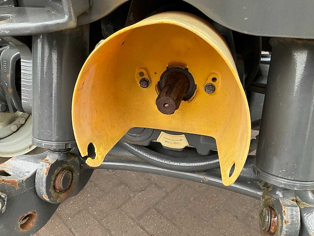 2016 valtra a93 h vierwielaangedreven landbouwtractor - afbeelding 7 van  26