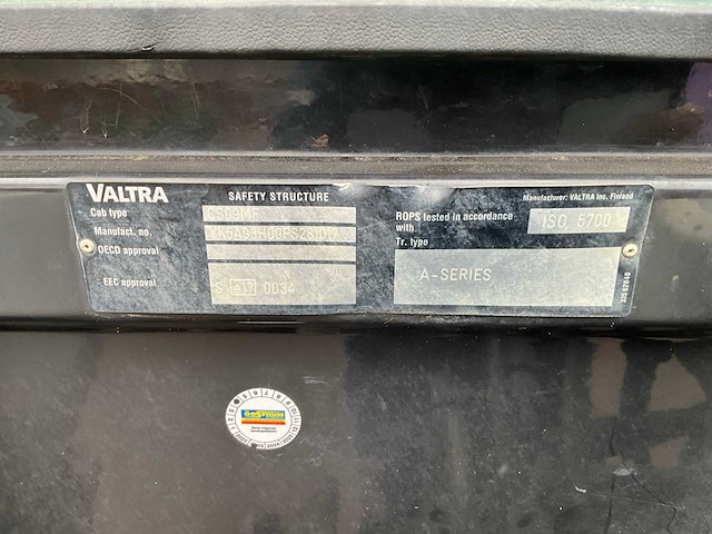 2016 valtra a93 h vierwielaangedreven landbouwtractor - afbeelding 18 van  26