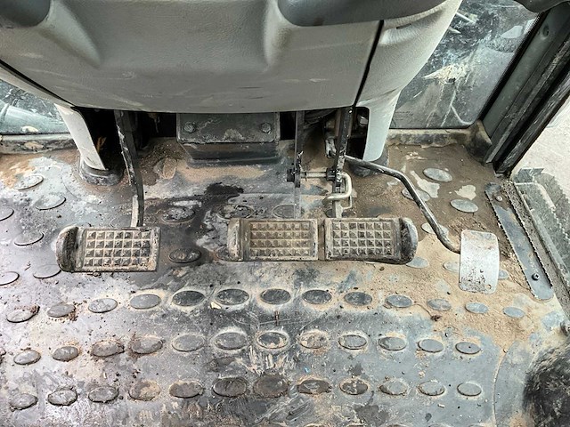 2016 valtra a93 h vierwielaangedreven landbouwtractor - afbeelding 3 van  26