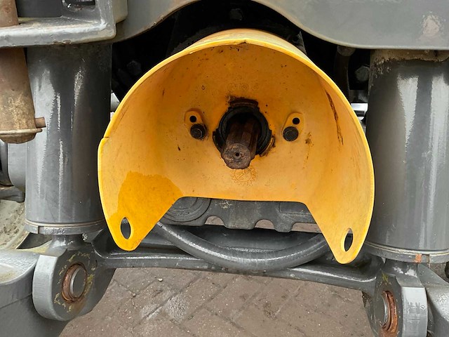 2016 valtra a93 h vierwielaangedreven landbouwtractor - afbeelding 7 van  26