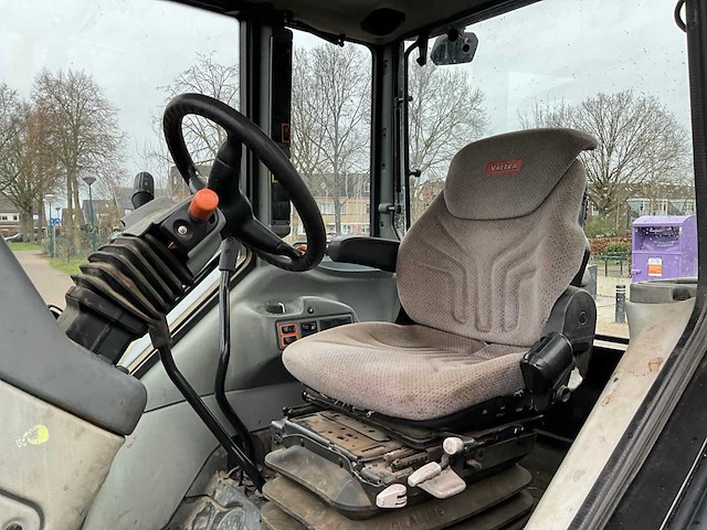 2016 valtra a93 h vierwielaangedreven landbouwtractor - afbeelding 25 van  26