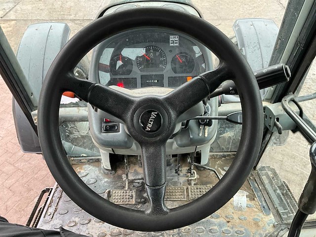 2016 valtra a93 h vierwielaangedreven landbouwtractor - afbeelding 26 van  26