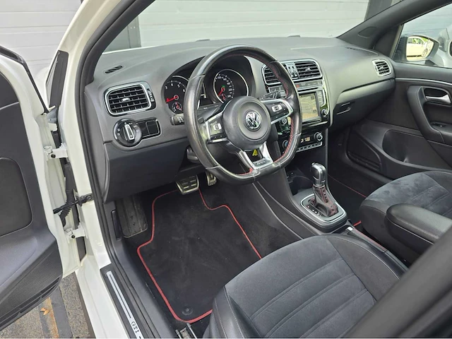 2016 volkswagen polo 1.8 tsi gti automaat personenauto - afbeelding 17 van  18