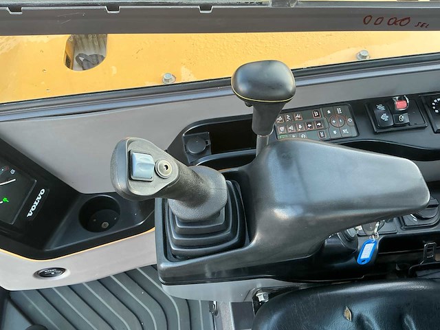 2016 volvo ecr88d midigraafmachine - afbeelding 17 van  30