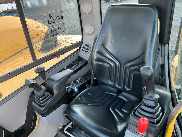 2016 volvo ecr88d midigraafmachine - afbeelding 16 van  27