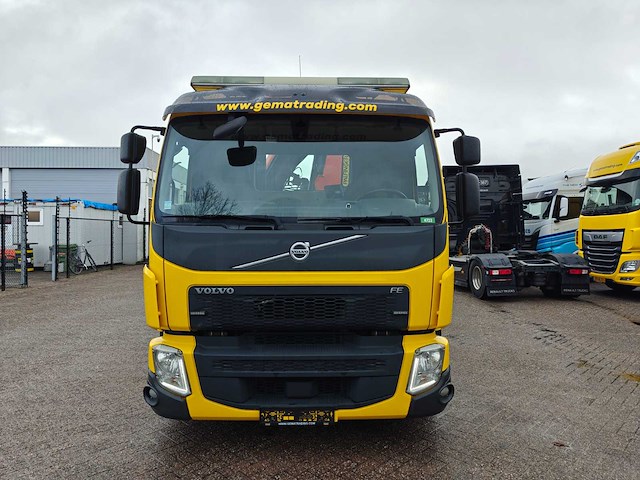 2016 volvo fe320 oprijwagen met autolaadkraan - afbeelding 9 van  43