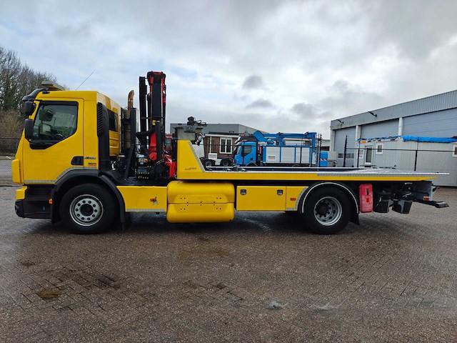 2016 volvo fe320 oprijwagen met autolaadkraan - afbeelding 12 van  43