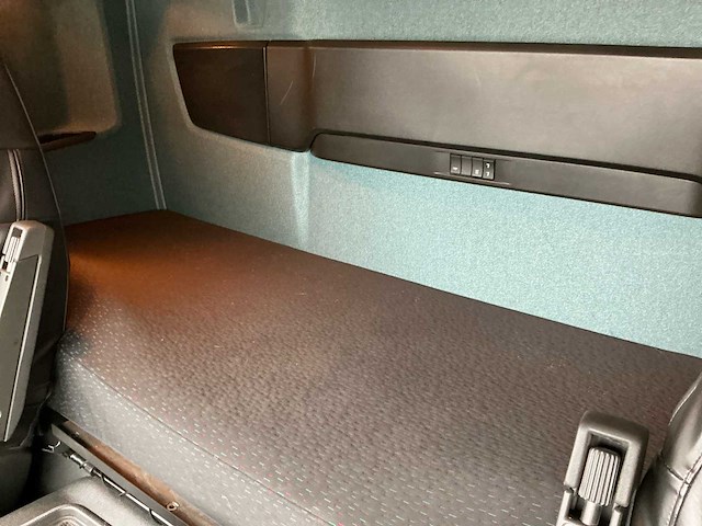 2016 volvo fmx500 vrachtwagen - afbeelding 12 van  40