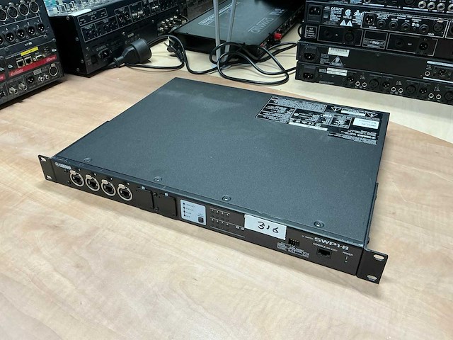 2016 yamaha swp1-8 poort dante switch - afbeelding 1 van  4