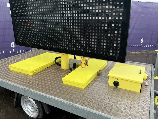 2017 - hapert tekstkar led scherm - aanhangwagen - afbeelding 4 van  4