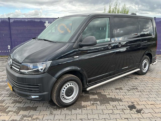 2017 - hondenvervoer - volkswagen - transporter - 2.0 tdi l1h2 highline - bedrijfswagen/hondenwagen - afbeelding 1 van  17