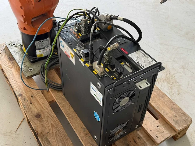 2017 - kuka - kr 10 r1100 sixx - industrial robot - afbeelding 7 van  8