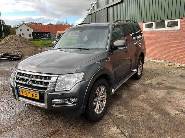 2017 - mitsubishi - pajero - bedrijfswagen - afbeelding 2 van  48