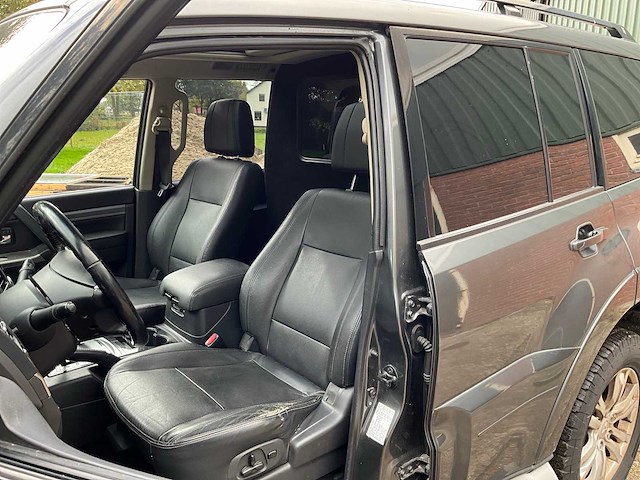 2017 - mitsubishi - pajero - bedrijfswagen - afbeelding 28 van  48