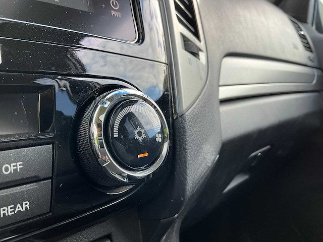 2017 - mitsubishi - pajero - bedrijfswagen - afbeelding 42 van  48