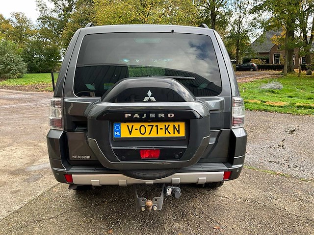 2017 - mitsubishi - pajero - bedrijfswagen - afbeelding 34 van  48