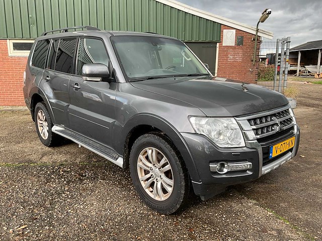 2017 - mitsubishi - pajero - bedrijfswagen - afbeelding 8 van  35