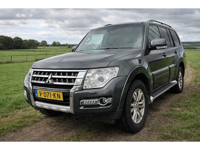 2017 - mitsubishi - pajero - bedrijfswagen - afbeelding 1 van  35