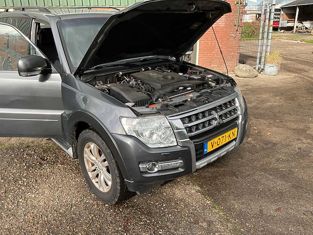 2017 - mitsubishi - pajero - bedrijfswagen - afbeelding 9 van  35