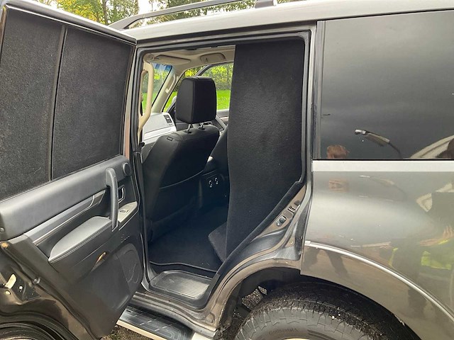 2017 - mitsubishi - pajero - bedrijfswagen - afbeelding 14 van  35