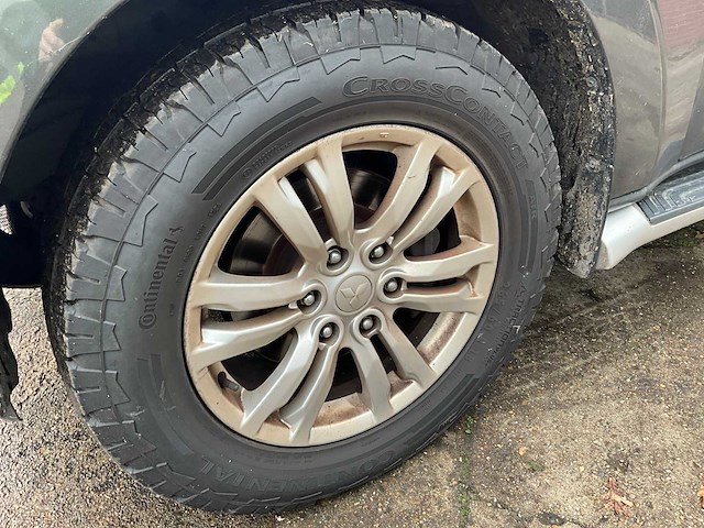 2017 - mitsubishi - pajero - bedrijfswagen - afbeelding 19 van  35