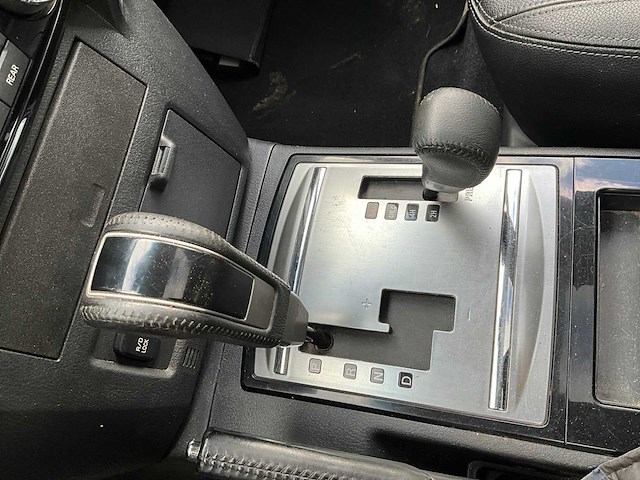 2017 - mitsubishi - pajero - bedrijfswagen - afbeelding 27 van  35