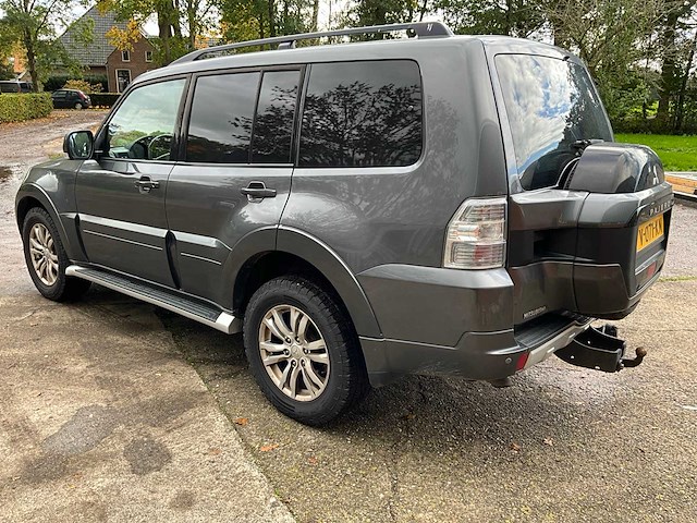 2017 - mitsubishi - pajero - bedrijfswagen - afbeelding 35 van  35