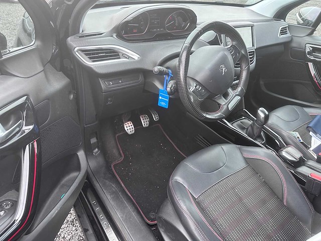 2017 - peugeot - 2008 - 1.2 puretech gt-line - nr-276-s - afbeelding 3 van  6