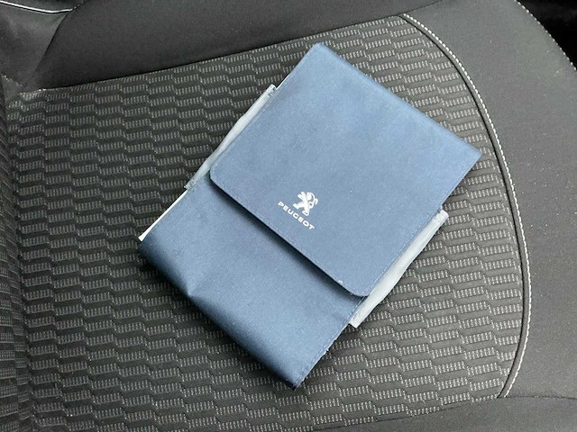 2017 - peugeot - 208 - 1.2 pt blue lease - personenauto - afbeelding 13 van  13