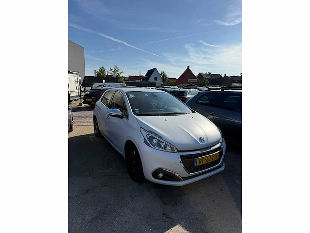 2017 - peugeot - 208 - 1.2 puretech allure rf-672-x iaw - afbeelding 2 van  8