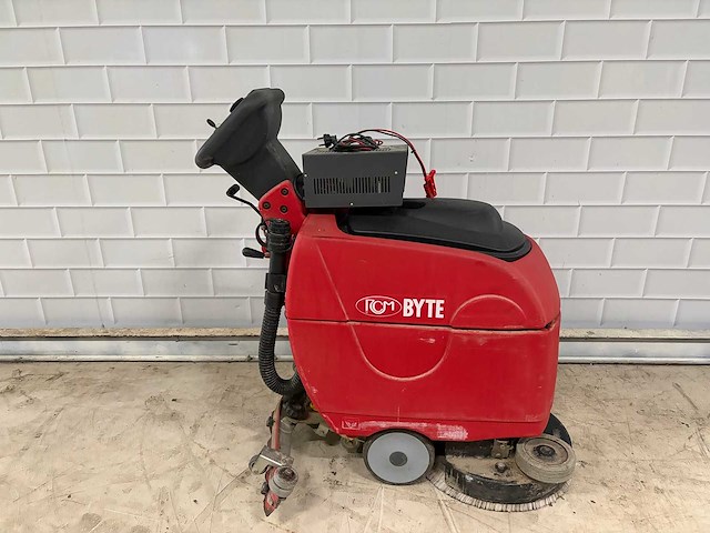 2017 - rcm byte - 461 - schrobmachine - afbeelding 2 van  9