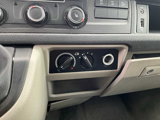 2017 - volkswagen - transporter - 2.0 tdi l2h1 dc 4mco - personenauto - afbeelding 7 van  39