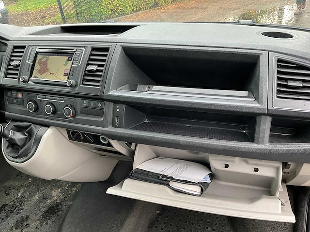 2017 - volkswagen - transporter - 2.0 tdi l2h1 dc 4mco - personenauto - afbeelding 11 van  39