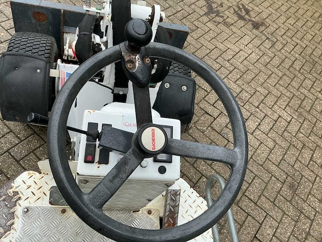 2017 100 knikmops - afbeelding 14 van  20