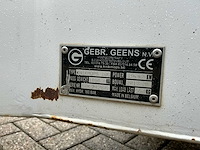 2017 100 knikmops - afbeelding 18 van  20