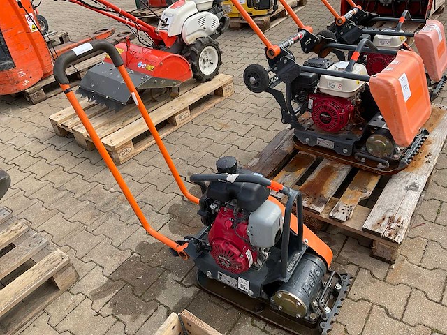 2017 altrad / belle lc3228 compacte trilplaat - afbeelding 1 van  6