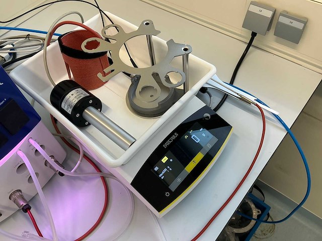 2017 applikon my-control kleinschalige bioreactor - afbeelding 9 van  13