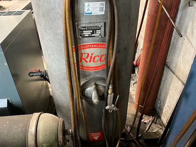 2017 atlas copco g11p schroefcompressor 10 bar met drukvat - afbeelding 1 van  7