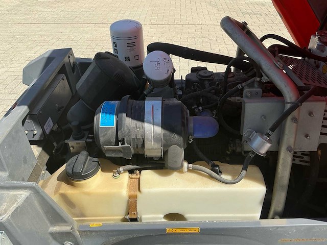 2017 atlas copco xas48 mobile schroefcompressor - afbeelding 19 van  24