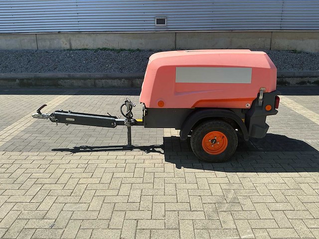 2017 atlas copco xas48 mobile schroefcompressor - afbeelding 2 van  24