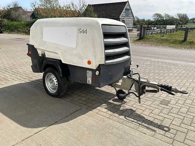 2017 atlas copco xas48g mobiele schroefcompressor - afbeelding 5 van  12