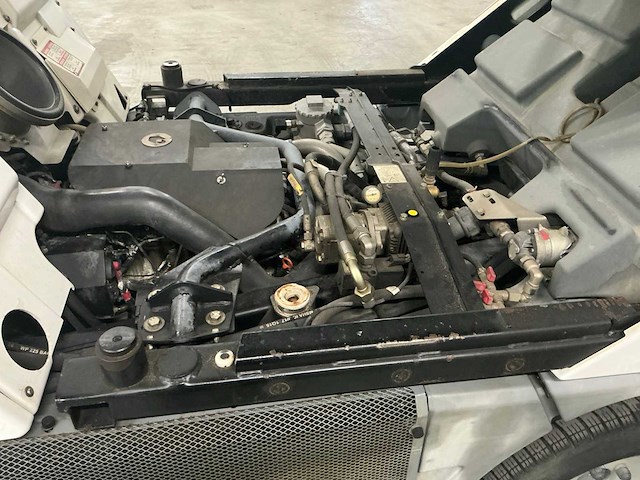 2017 ausa b2000h zelfrijdende veegmachine - afbeelding 9 van  24