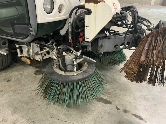 2017 ausa b2000h zelfrijdende veegmachine - afbeelding 24 van  24