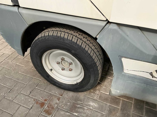 2017 ausa b200h zelfrijdende veegmachine - afbeelding 5 van  13