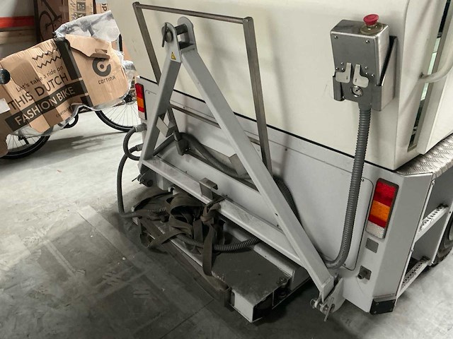 2017 avt grt rescue towing vehicle bergingsvoertuig (tugger) - afbeelding 2 van  45