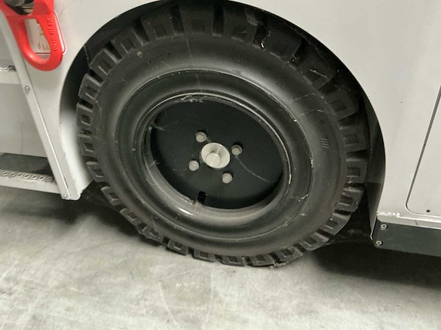 2017 avt grt rescue towing vehicle bergingsvoertuig (tugger) - afbeelding 4 van  45